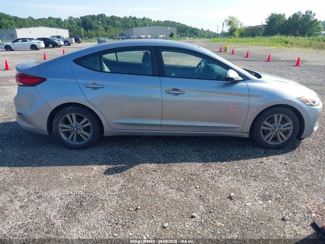 2017 HYUNDAI ELANTRA SE 13