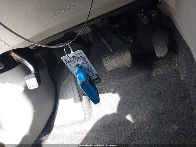 2017 TOYOTA PRIUS V FIVE 11