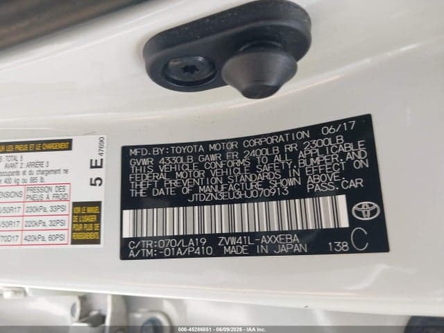 2017 TOYOTA PRIUS V FIVE 9