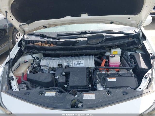 2017 TOYOTA PRIUS V FIVE 10