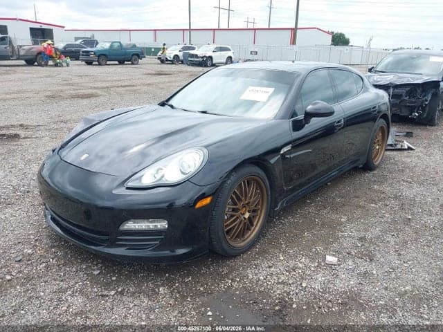 2013 PORSCHE PANAMERA 2