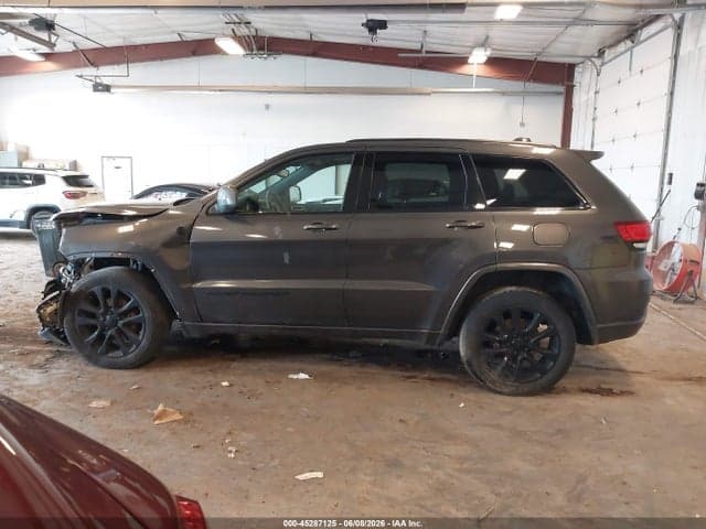 2017 JEEP GRAND CHEROKEE ALTITUDE 4X4 14