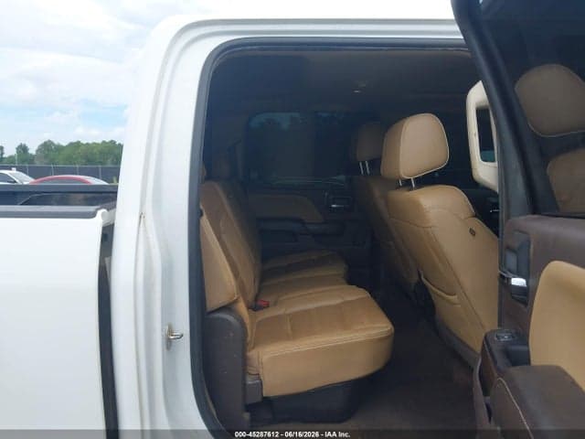 2017 GMC SIERRA 2500HD DENALI 8