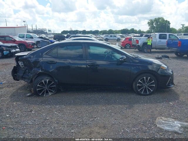 2017 TOYOTA COROLLA SE 13