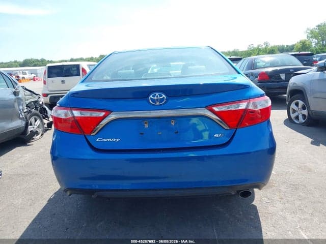 2017 TOYOTA CAMRY SE 16