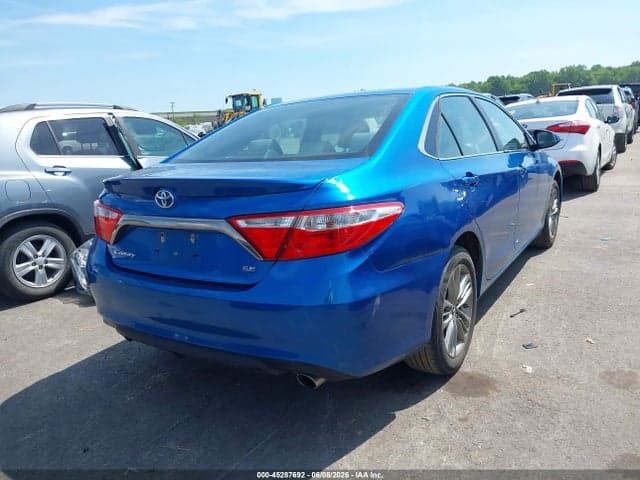 2017 TOYOTA CAMRY SE 4