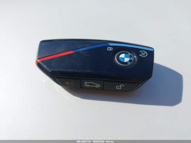 2025 BMW XM 11