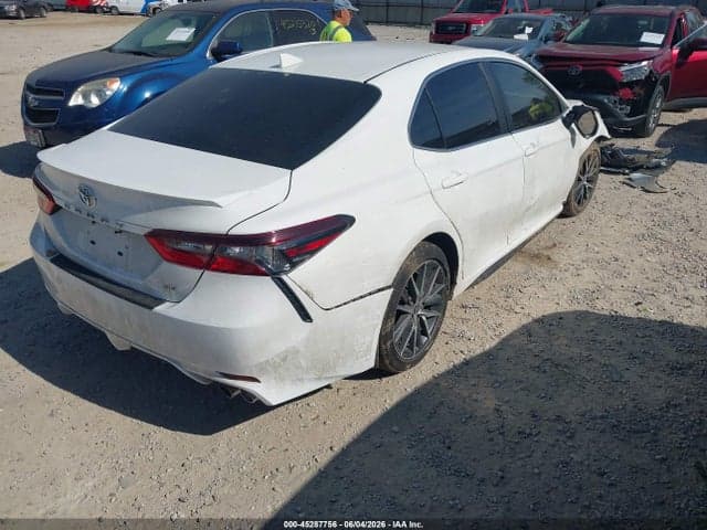 2023 TOYOTA CAMRY SE 4