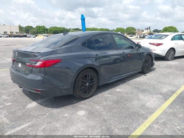 2025 TOYOTA CAMRY SE 4