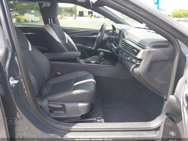 2025 TOYOTA CAMRY SE 5