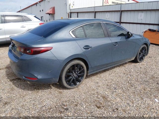 2022 MAZDA MAZDA3 CARBON EDITION 4