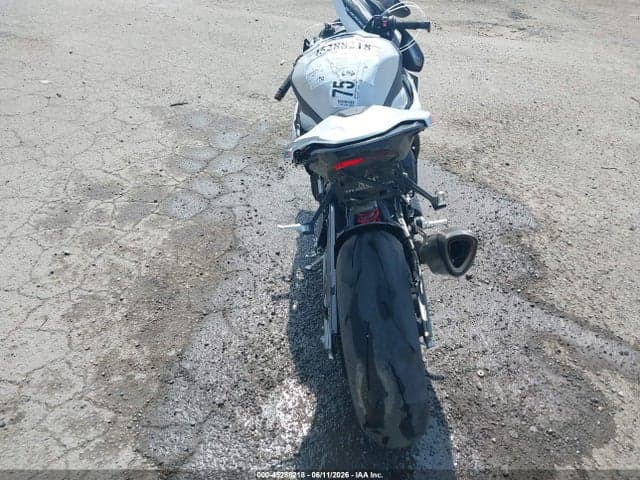 2025 BMW S 1000 RR 6