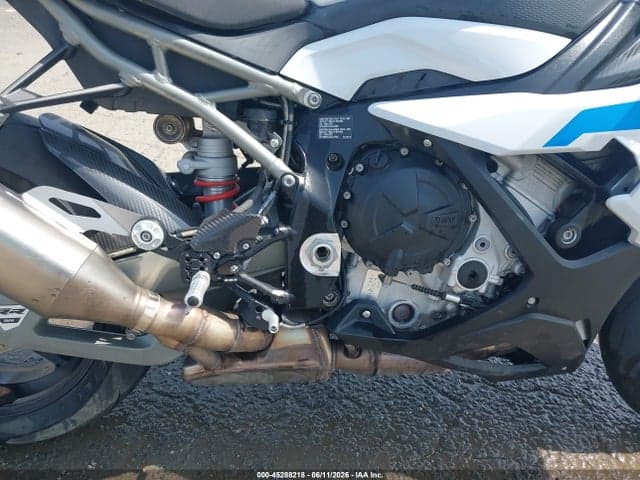 2025 BMW S 1000 RR 8