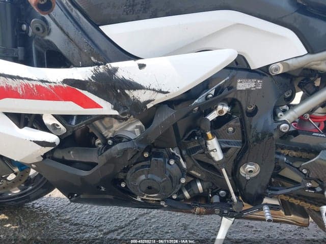 2025 BMW S 1000 RR 9