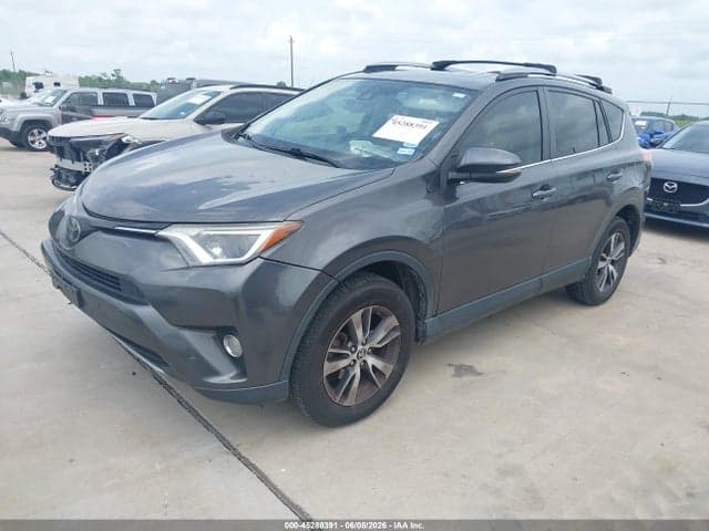 2017 TOYOTA RAV4 XLE 2