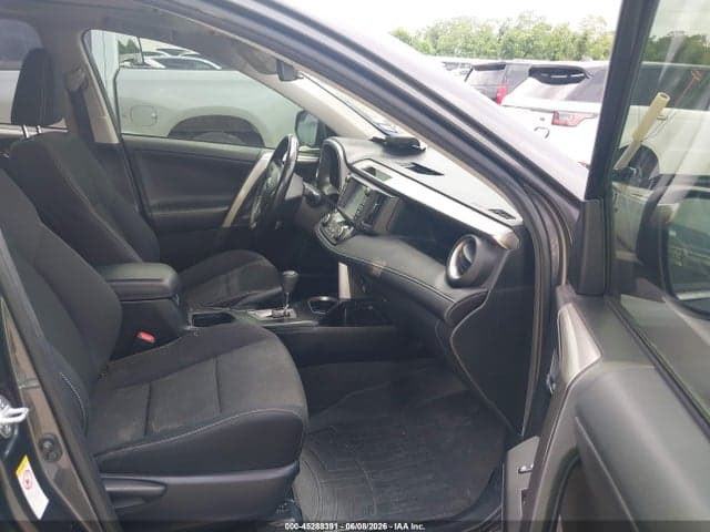 2017 TOYOTA RAV4 XLE 5