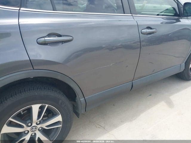 2017 TOYOTA RAV4 XLE 6