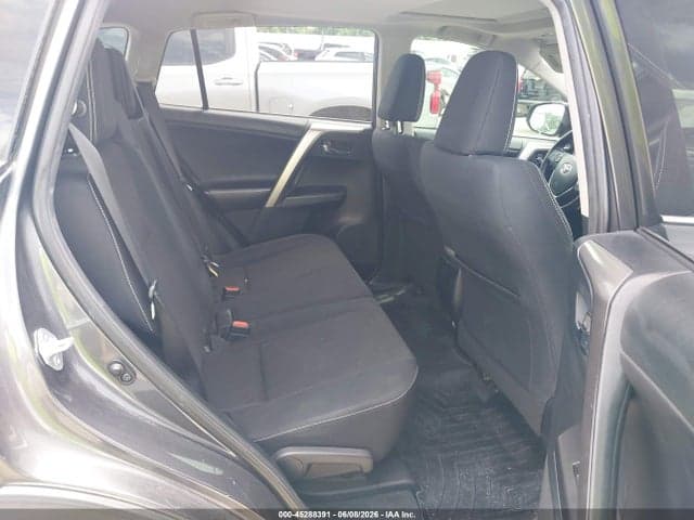 2017 TOYOTA RAV4 XLE 8