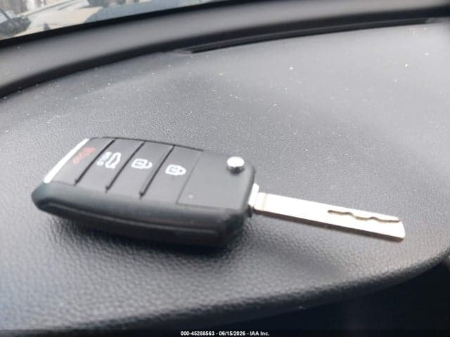 2018 KIA OPTIMA S 11