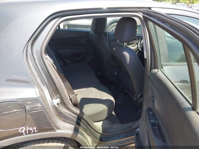 2019 CHEVROLET TRAX LS 8