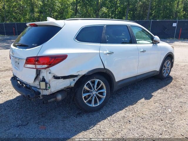 2017 HYUNDAI SANTA FE SE 4