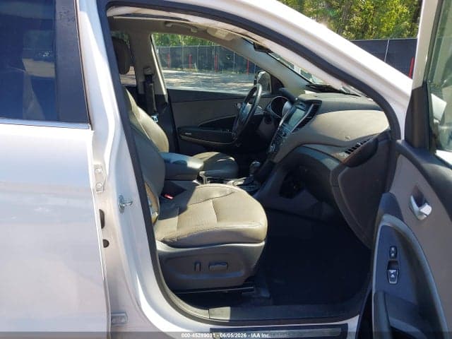 2017 HYUNDAI SANTA FE SE 5