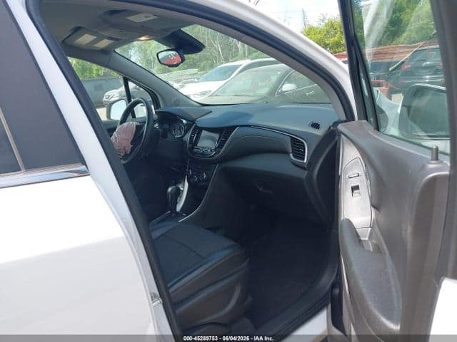 2020 CHEVROLET TRAX FWD LT 5