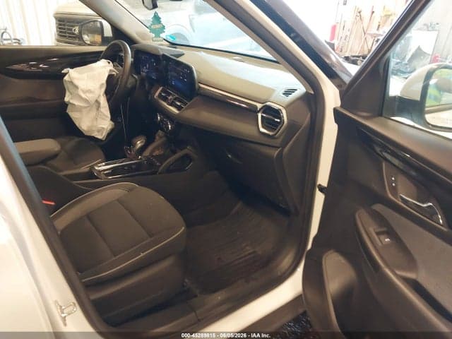 2024 CHEVROLET TRAILBLAZER AWD LT 5