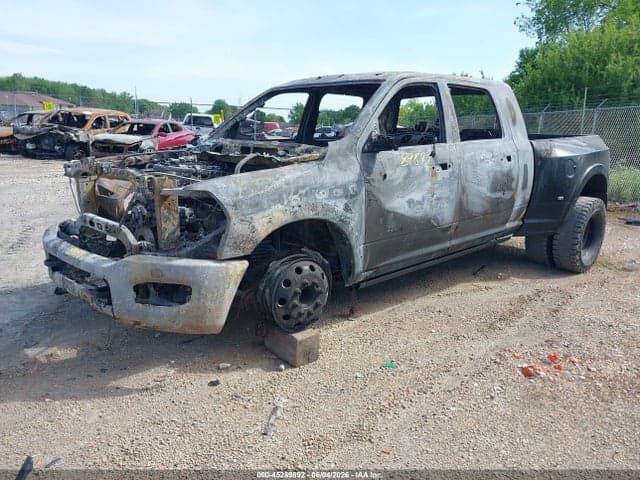 2020 RAM 3500 LIMITED 4X4 6'4 BOX 2