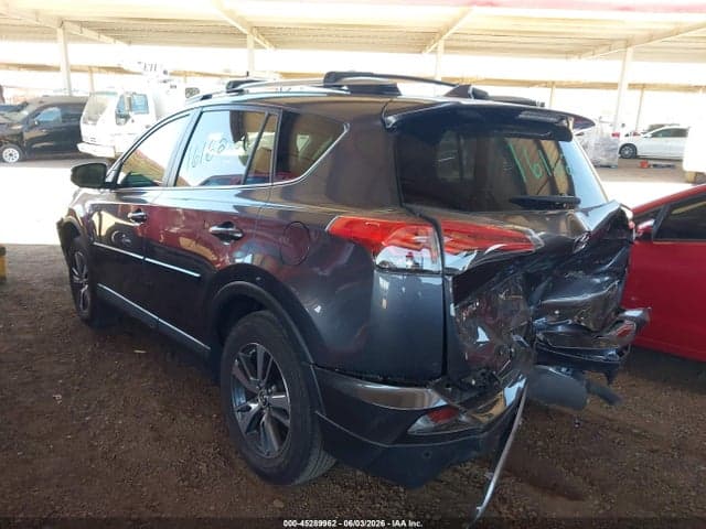 2018 TOYOTA RAV4 XLE 3