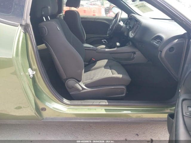 2018 DODGE CHALLENGER SXT 5