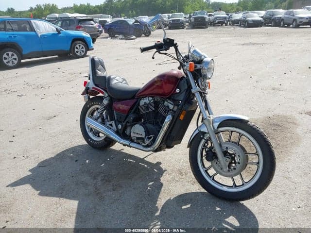 1983 HONDA VT750 1
