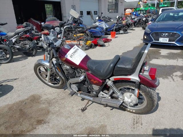 1983 HONDA VT750 3