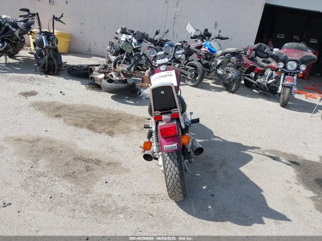 1983 HONDA VT750 6