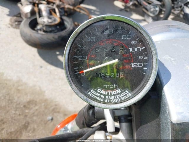 1983 HONDA VT750 7