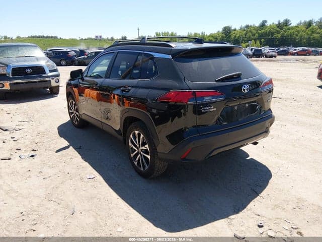 2024 TOYOTA COROLLA CROSS XLE 3
