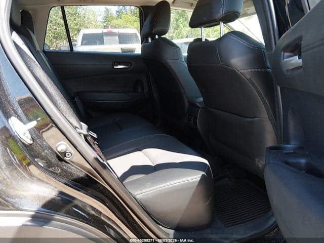 2024 TOYOTA COROLLA CROSS XLE 8