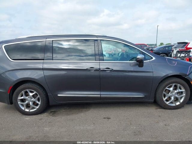 2017 CHRYSLER PACIFICA LIMITED 14