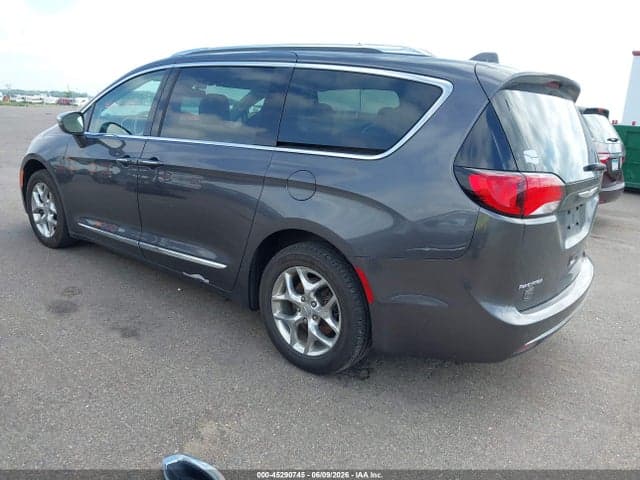 2017 CHRYSLER PACIFICA LIMITED 3