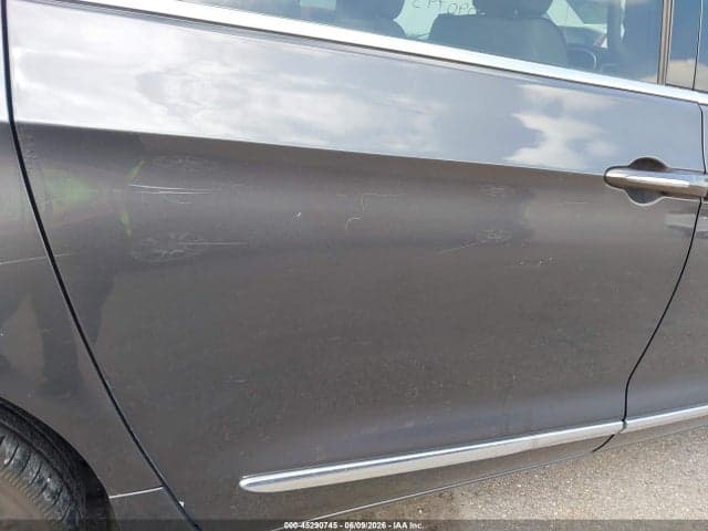 2017 CHRYSLER PACIFICA LIMITED 21