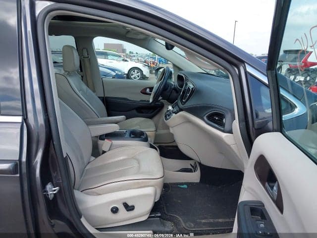 2017 CHRYSLER PACIFICA LIMITED 5