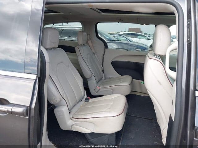 2017 CHRYSLER PACIFICA LIMITED 8