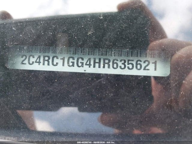 2017 CHRYSLER PACIFICA LIMITED 9