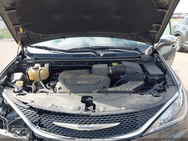 2017 CHRYSLER PACIFICA LIMITED 10