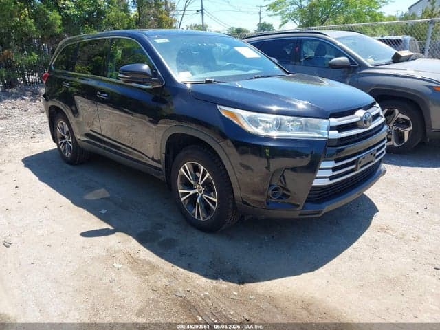 2019 TOYOTA HIGHLANDER LE 1