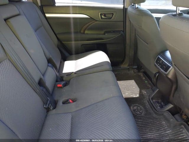 2019 TOYOTA HIGHLANDER LE 8