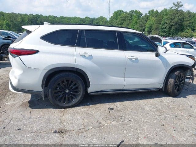 2023 TOYOTA HIGHLANDER XSE 8