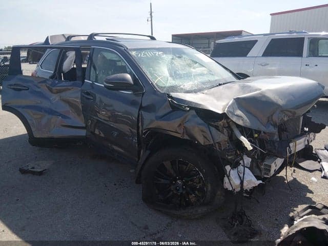 2019 TOYOTA HIGHLANDER SE 1