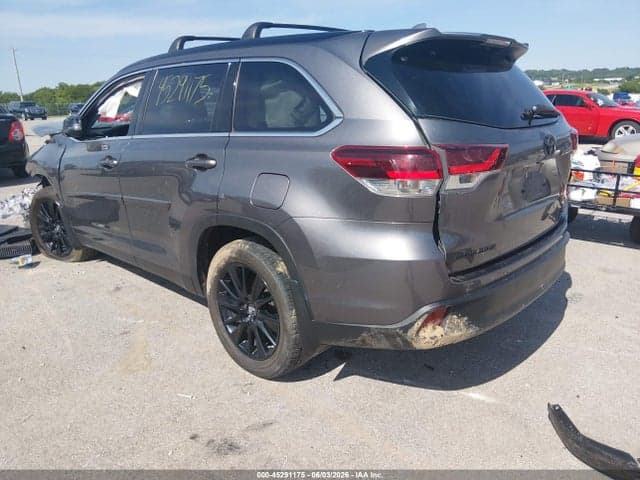 2019 TOYOTA HIGHLANDER SE 3