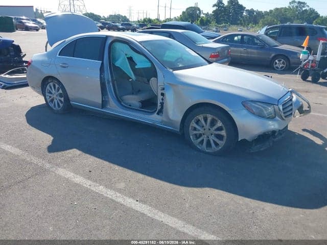 2017 MERCEDES-BENZ E 300 1